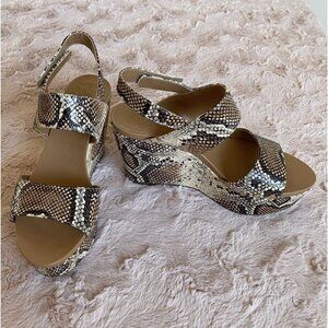Vince Camuto Womens 7.5M Ventinda Snakeskin Sandals Heels Wedge Platform